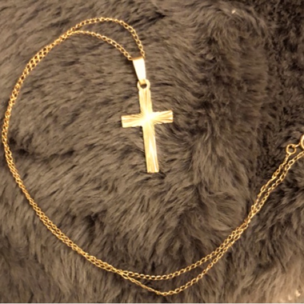 AAJ 10k Gold Sunburst Cross Necklace - Picture 2 of 5